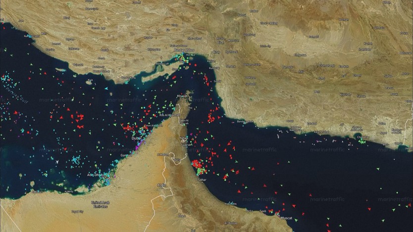 Iran tạo điều kiện cho tàu thuyền qua Eo biển Hormuz - Ảnh 1.