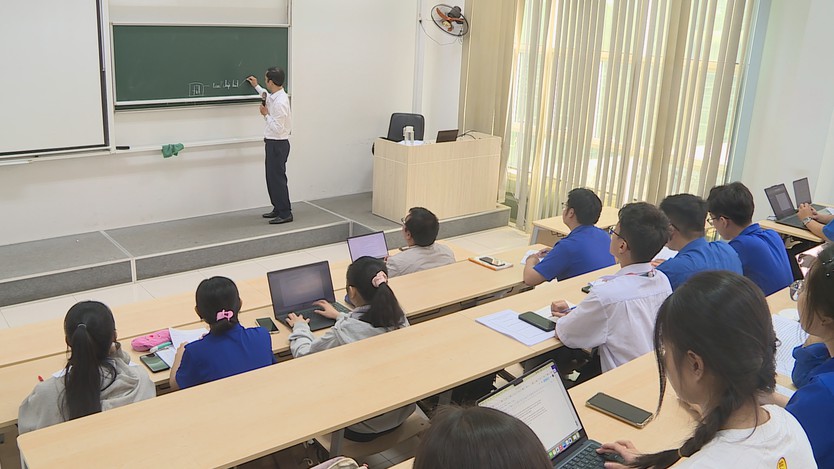 Trọng trách của "người gieo mầm" chính trị tư tưởng - Ảnh 1.