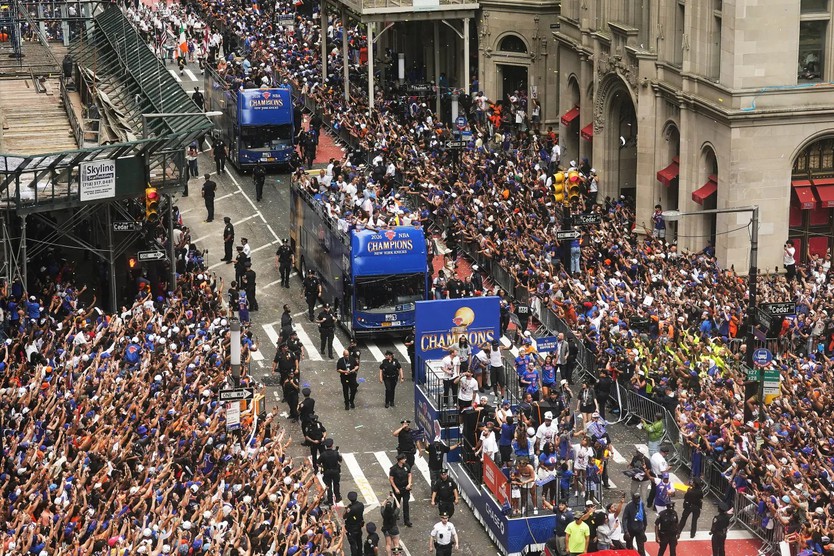 New York mở hội mừng Knicks vô địch NBA sau 53 năm chờ đợi - Ảnh 3.