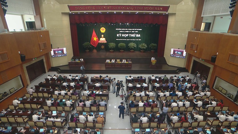Kỳ họp thứ 3 HĐND TP.HCM khóa XI, xem xét nhiều dự án hạ tầng và chính sách an sinh trọng điểm - Ảnh 4.