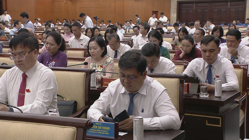 Kỳ họp thứ 3 HĐND TP.HCM khóa XI, xem xét nhiều dự án hạ tầng và chính sách an sinh trọng điểm - Ảnh 5.