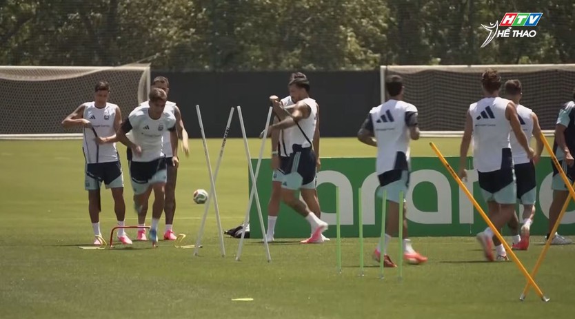 Messi và đội tuyển Argentina trở lại sân tập - Ảnh 7.