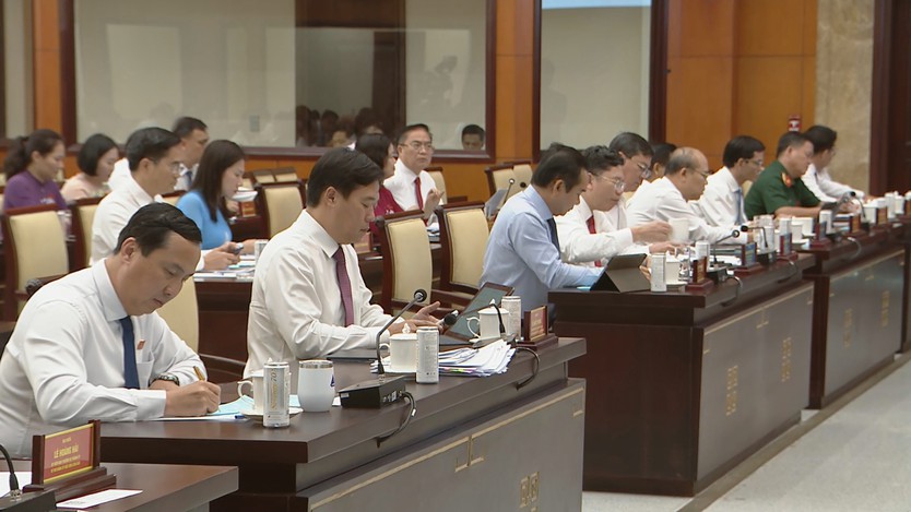 Bế mạc Kỳ họp thứ 3 HĐND TP.HCM khóa XI, thông qua 56 nghị quyết quan trọng - Ảnh 2.