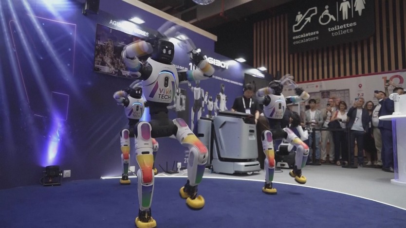 Robot hình người và công nghệ điều khiển bằng não gây sốt tại VivaTech 2026 - Ảnh 2.