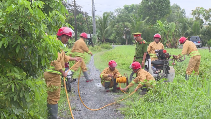 Đột phá sáng kiến "xe chữa cháy mini" từ xe máy hai bánh tại TP. Hồ Chí Minh - Ảnh 1.