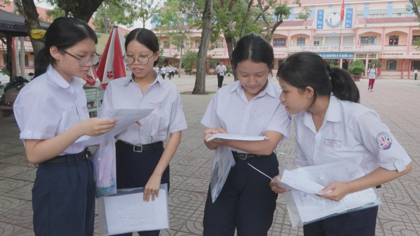 Thời sự HTV ngày 2/6/2026 | Kỳ thi lớp 10 TP. Hồ Chí Minh 2026: Đề toán được đánh giá có tính phân loại, chiều thi môn chuyên - Ảnh 2.