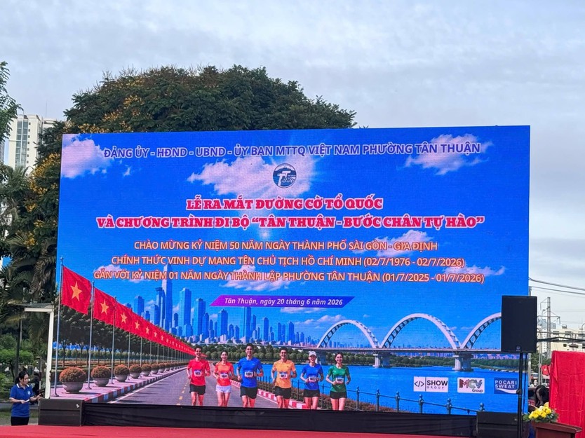Hơn 1500 người tham gia đi bộ tại Sự kiện ra mắt "Đường cờ Tổ quốc" Phường Tân Thuận - Ảnh 1.