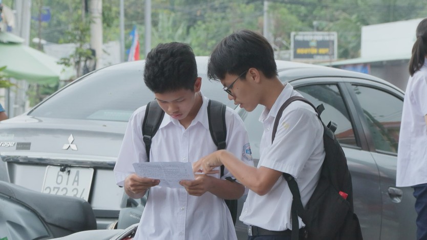 TP. Hồ Chí Minh công bố điểm thi lớp 10 - Ảnh 3.