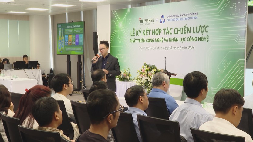 Heineken và Trường Đại học Bách Khoa hợp tác thử nghiệm robot hình người - Ảnh 1.