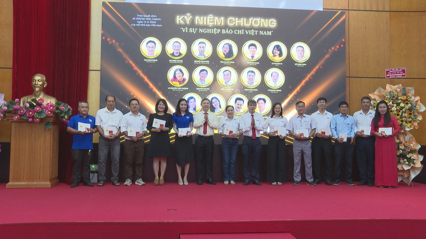 Lan tỏa khát vọng cống hiến tại Lễ trao giải "Tỏa sáng giá trị Việt"- Ảnh 3.