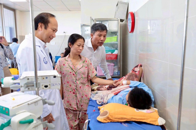 Vụ ngộ độc thực phẩm tại Đồng Tháp sau khi ăn bánh mì Hồng Ngọc: 290 Ca nhập viện - Ảnh 1.