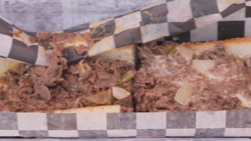 Món "Cheesesteak" thu hút khán giả xem World Cup ở Philadelphia - Ảnh 3.