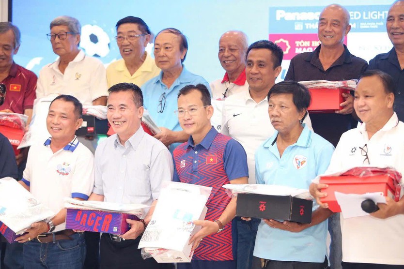 Giao lưu bóng đá tri ân phóng viên thể thao - Ảnh 2.