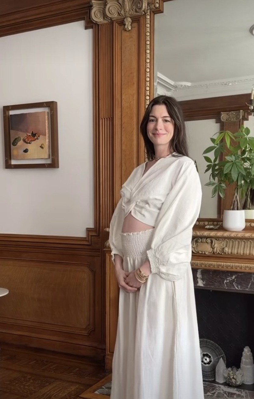 Anne Hathaway mang thai con thứ ba - Ảnh 2.