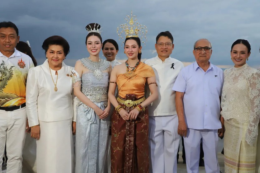 Bella Ranee tham gia nghi lễ tôn vinh thần rắn Naga - Ảnh 2.