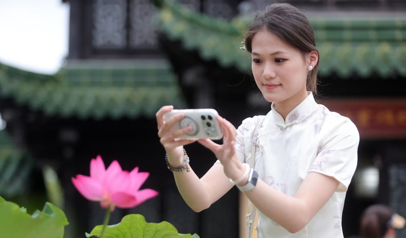 Sắc sen dệt nên bức tranh mùa hè Trung Hoa - Ảnh 9.