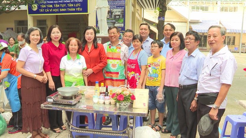 62 đội thi tham gia hội thi nấu ăn “Bữa cơm gia đình ấm áp - yêu thương” tại phường Gia Định- Ảnh 4.