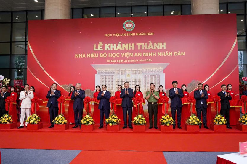 Tổng Bí thư, Chủ tịch nước Tô Lâm dự Lễ kỷ niệm 80 năm Ngày truyền thống Học viện An ninh nhân dân- Ảnh 4.