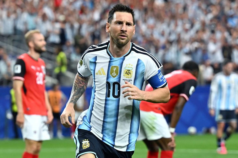 Messi lập kỷ lục World Cup, Argentina sớm giành vé vào vòng knock-out - Ảnh 14.