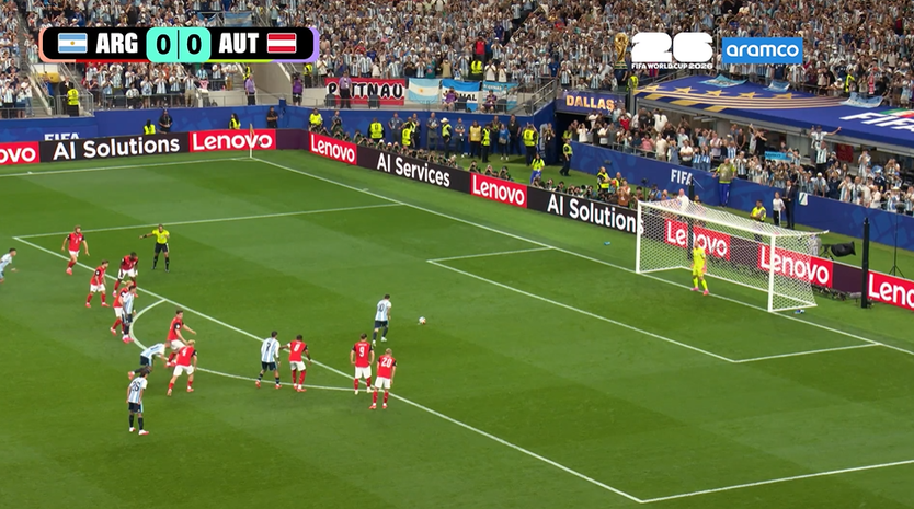Messi lập kỷ lục World Cup, Argentina sớm giành vé vào vòng knock-out - Ảnh 1.