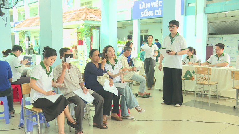 Phường Tân Thuận tổ chức chương trình “Chung tay vì cộng đồng” lần 2 năm 2026 với nhiều hoạt động an sinh ý nghĩa- Ảnh 3.