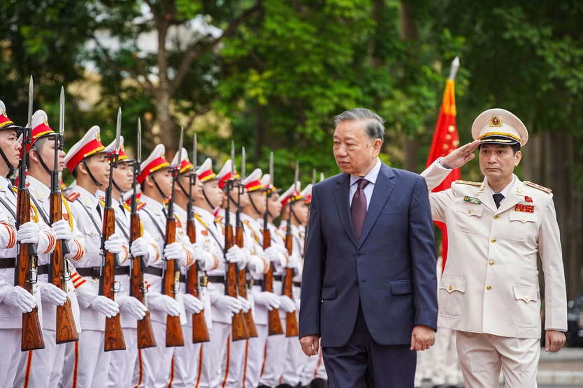 Tổng Bí thư, Chủ tịch nước Tô Lâm dự Lễ kỷ niệm 80 năm Ngày truyền thống Học viện An ninh nhân dân- Ảnh 1.