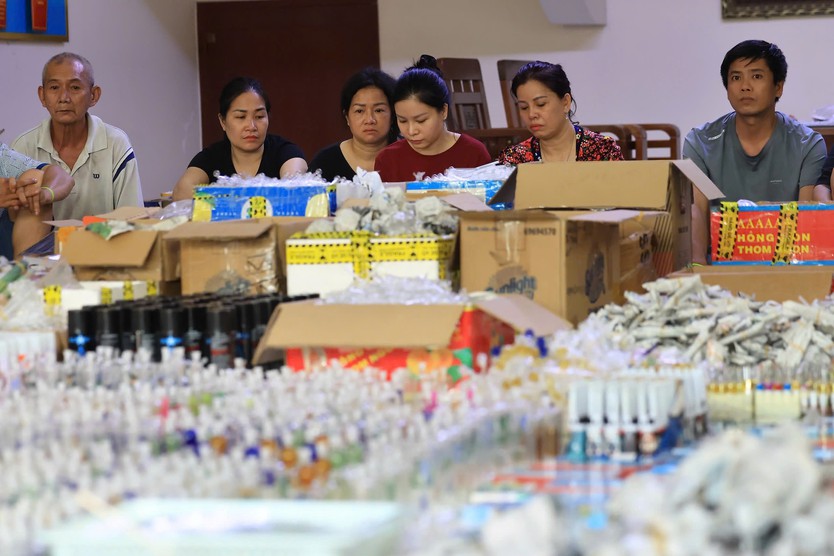 Phát hiện đường dây lớn sản xuất dụng cụ phục vụ sử dụng ma túy từ một chi tiết nhỏ- Ảnh 11.