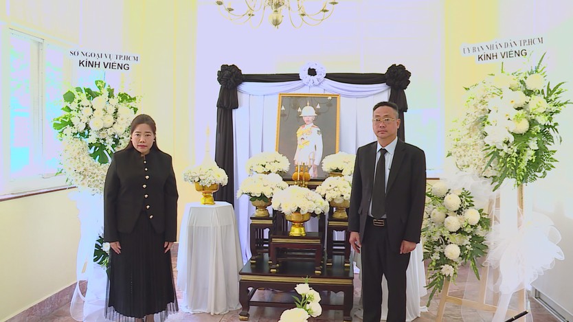 TP. Hồ Chí Minh viếng và ghi sổ tang tưởng niệm Công chúa Thái Lan - Ảnh 1.