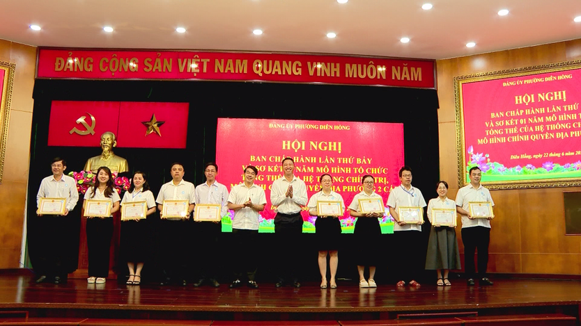 Phường Diên Hồng đẩy mạnh chuyển đổi số và giải ngân đầu tư công - Ảnh 3.