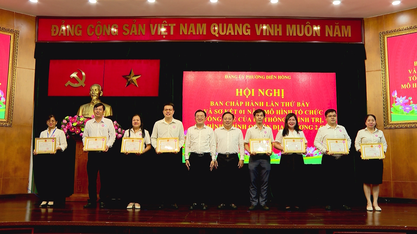 Phường Diên Hồng đẩy mạnh chuyển đổi số và giải ngân đầu tư công - Ảnh 1.