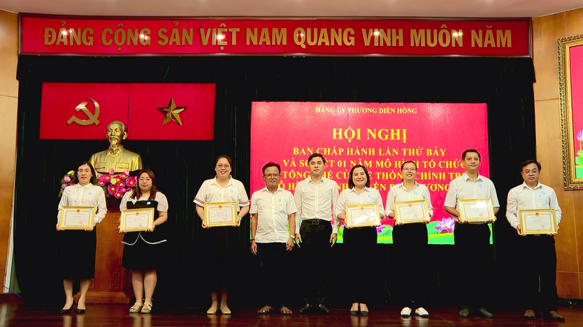 Phường Diên Hồng đẩy mạnh chuyển đổi số và giải ngân đầu tư công - Ảnh 2.