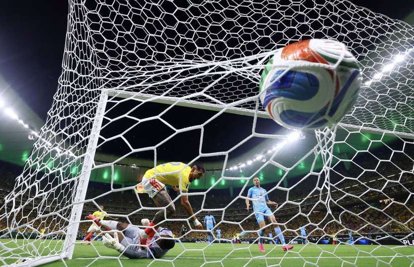 Daniel Muñoz: Người hùng thầm lặng đưa Colombia vượt qua vòng bảng World Cup 2026 - Ảnh 1.