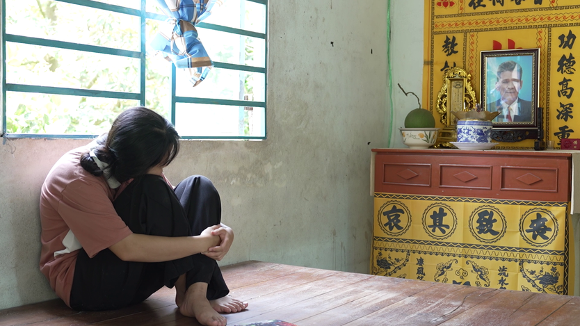 Mái ấm gia đình Việt: Cha qua đời, chị gái gác giấc mơ đại học, nuôi em đến trường - Ảnh 11.