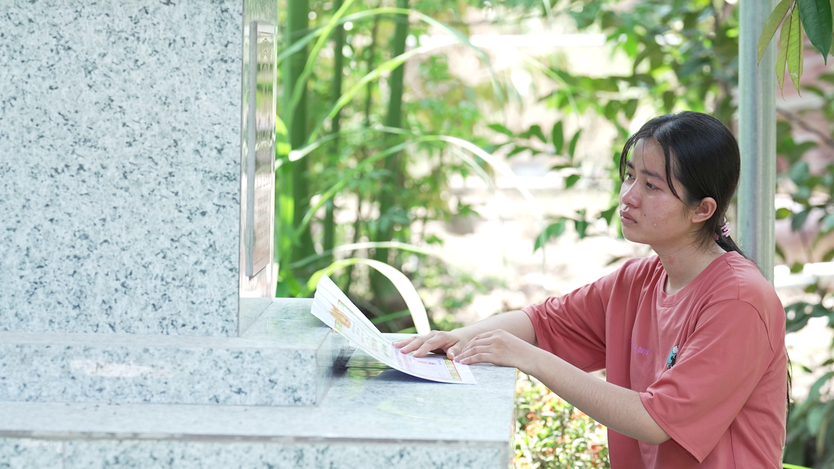 Mái ấm gia đình Việt: Cha qua đời, chị gái gác giấc mơ đại học, nuôi em đến trường - Ảnh 8.