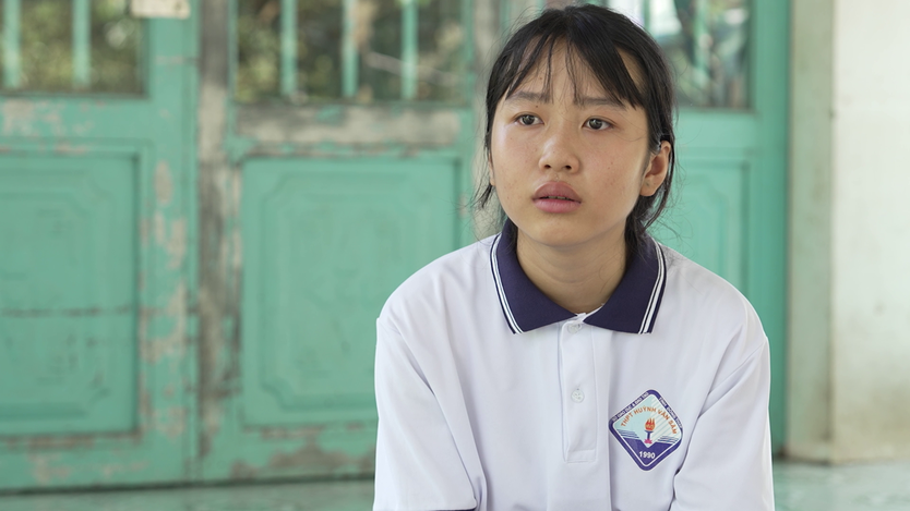 Mái ấm gia đình Việt: Cha qua đời, chị gái gác giấc mơ đại học, nuôi em đến trường - Ảnh 2.