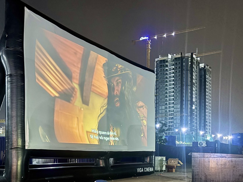 NewZround: Rạp chiếu phim ngoài trời đầu tiên kiểu Drive-in Cinema xuất hiện tại Việt Nam- Ảnh 3.