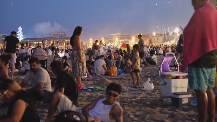 Sôi động Lễ hội San Juan tại Barcelona, Tây Ban Nha - Ảnh 4.