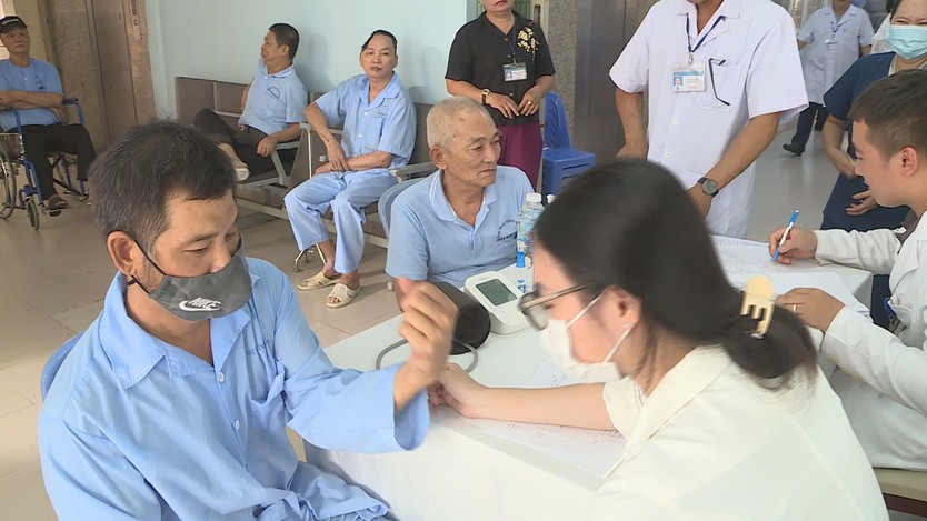 Y tế chủ động đến gần hơn với người yếu thế - Ảnh 2.