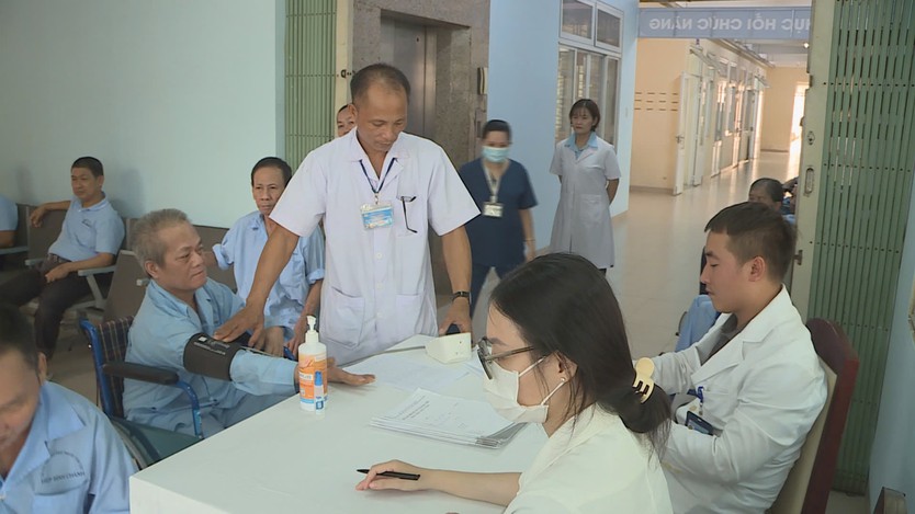 Y tế chủ động đến gần hơn với người yếu thế - Ảnh 3.