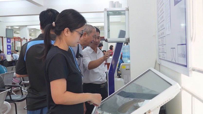 Đẩy mạnh số hóa dịch vụ công: Nhanh hơn, tiện hơn, gần dân hơn - Ảnh 6.
