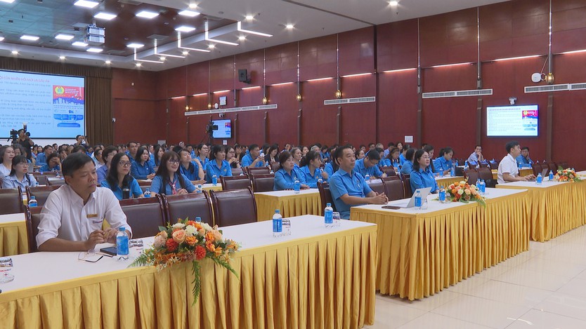 TP. Hồ Chí Minh: Gần 1.000 cán bộ công đoàn học tập, quán triệt Nghị quyết Đại hội XIV Công đoàn Việt Nam - Ảnh 2.