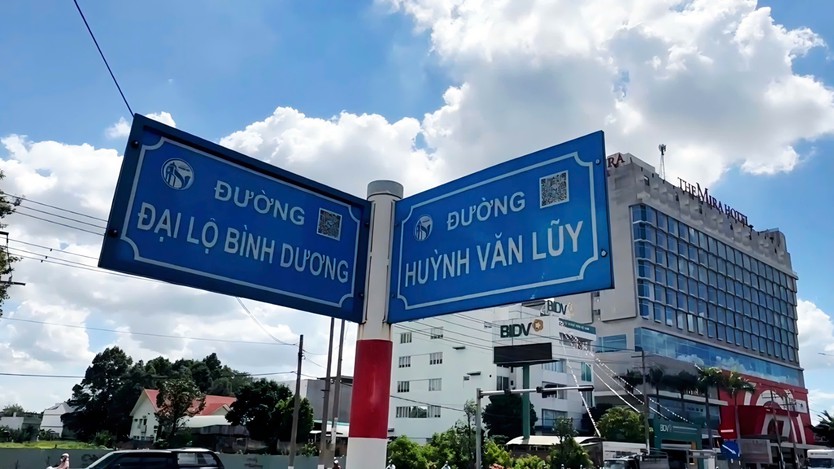 TP. Hồ Chí Minh: Va chạm xe tải khi đi mua giày, bé gái 12 tuổi tử vong - Ảnh 3.