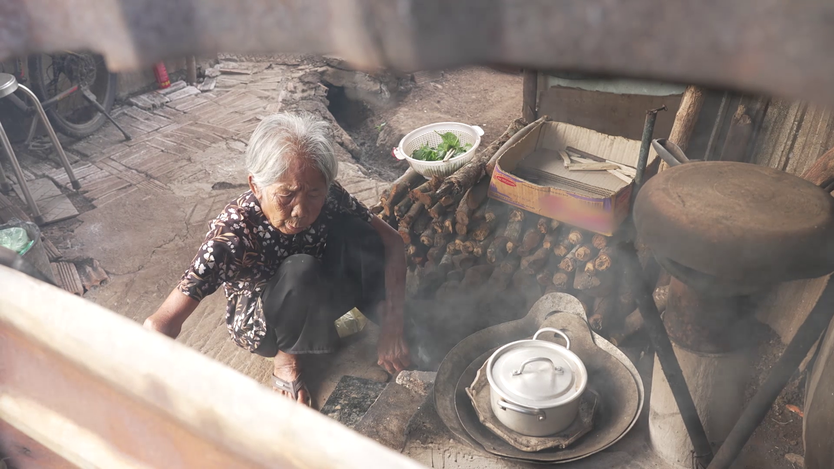 Mái ấm gia đình Việt: Cậu bé ôm giấc mơ chữa bệnh cho cha, báo hiếu ông bà và cô ruột - Ảnh 9.