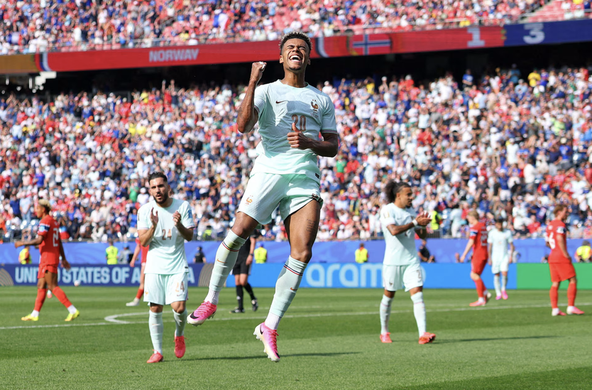 Ousmane Dembélé lập hat-trick đẳng cấp, Pháp đè bẹp Na Uy để chiếm ngôi nhất bảng I- Ảnh 1.