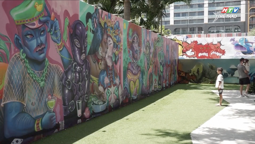 Triển lãm tranh vẽ tường graffiti hưởng ứng World Cup - Ảnh 3.