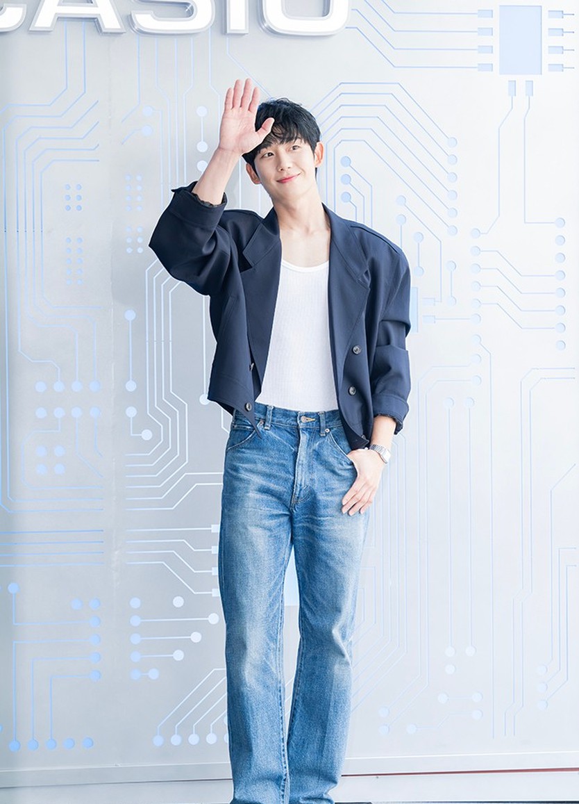 Jung Hae-in thu hút mọi ánh nhìn tại sự kiện ở Seoul- Ảnh 1.