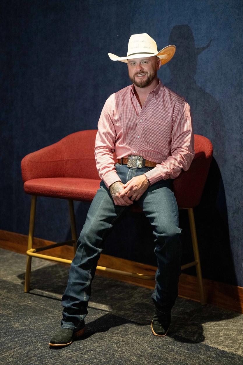 Cody Johnson mở chương mới trong sự nghiệp với album "Banks of the Trinity"- Ảnh 5.