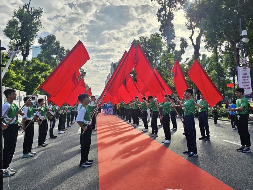 Chương trình đi bộ đồng hành lan tỏa tinh thần "Hành trình di sản - Tiến bước tương lai" - Ảnh 3.