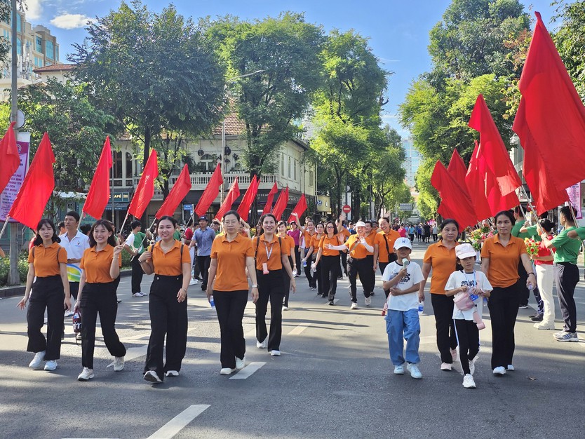 Chương trình đi bộ đồng hành lan tỏa tinh thần "Hành trình di sản - Tiến bước tương lai" - Ảnh 6.