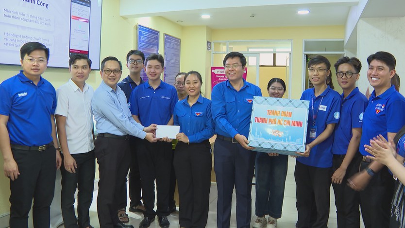 “Mùa hè số” hỗ trợ người dân làm thủ tục trực tuyến - Ảnh 4.